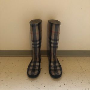 Authentic Burberry rain boots size 38